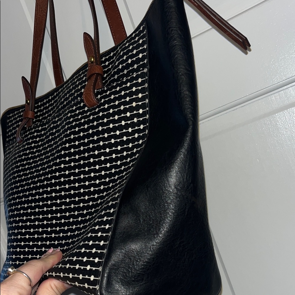 Fossil Rachel Black & White Patterned Tote with Brown Handles - Picture 7 of 7